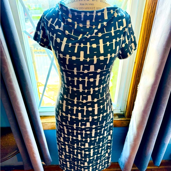 2009 Banana Republic gray nylon, spandex blend size 4 dress geometric design - Picture 1 of 14